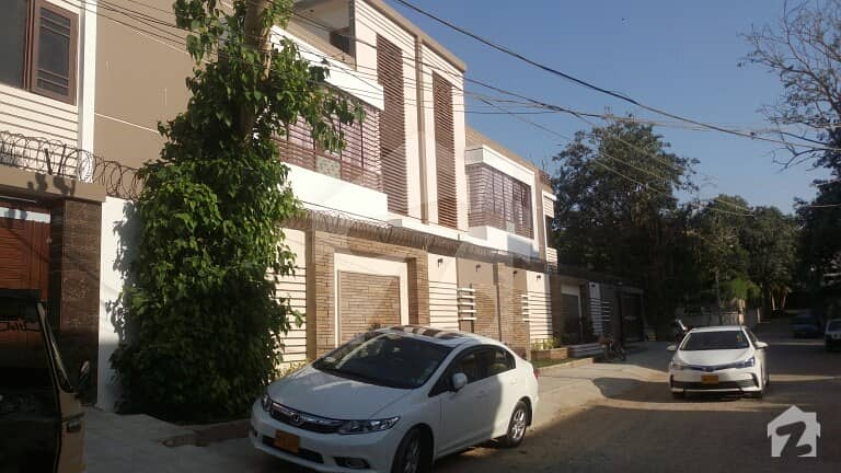 پی ای سی ایچ ایس بلاک 2 پی ای سی ایچ ایس جمشید ٹاؤن کراچی میں 5 کمروں کا 8 مرلہ مکان 7.5 کروڑ میں برائے فروخت۔