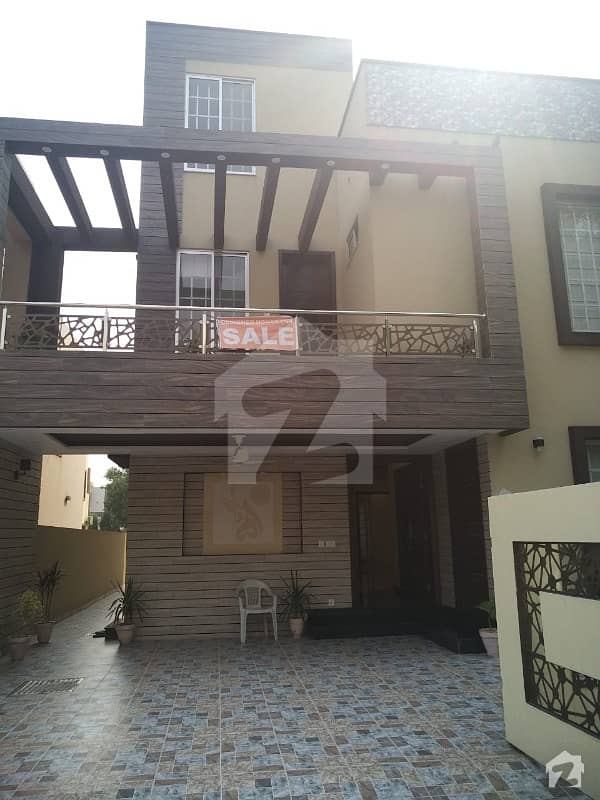 A Beautiful 10 marla house for rent in Gulmohar block sector C Bahria Town Lhr