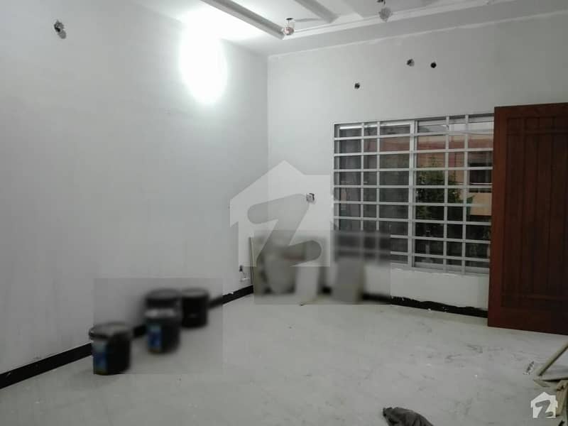 آرکیٹیکٹس انجنیئرز ہاؤسنگ سوسائٹی لاہور میں 5 کمروں کا 10 مرلہ مکان 1.95 کروڑ میں برائے فروخت۔