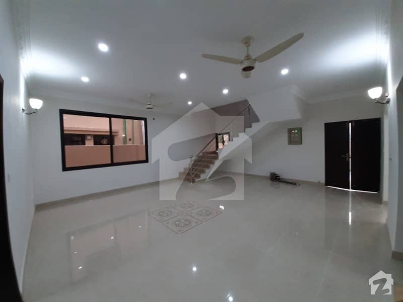 Luxury 350 Sq Yard Bungalow Available For Rent