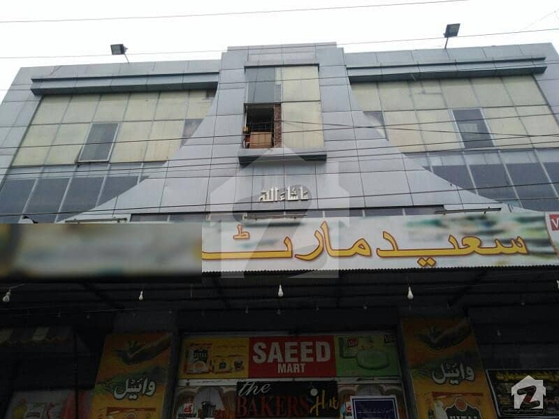 جناح کالونی فیصل آباد میں 1 کنال عمارت 2.4 کروڑ میں برائے فروخت۔