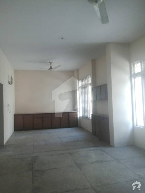 10 Marla Lower Portion For Rent In New Iqbal Park Main Boulevard Dha Lahore