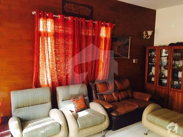 banglow for sale in gulshan e iqbal block 18 west open 327 yards