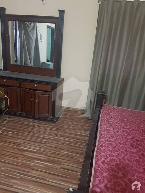 1 bedroom lounge common kitchen separate entrance rent 21000 without utilitiy bills  banglow is 500 yards 
 1 car parking. 
Location dha phase 1 20 east. 
Only bachelors or ladies. 
Only interested clients 
Contact 03242726328
Zamzam property network dha p