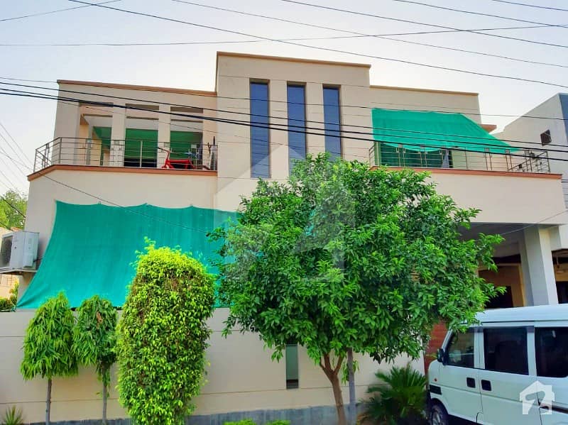 ڈی ایچ اے فیز 3 ڈیفنس (ڈی ایچ اے) لاہور میں 5 کمروں کا 8 مرلہ مکان 2.4 کروڑ میں برائے فروخت۔