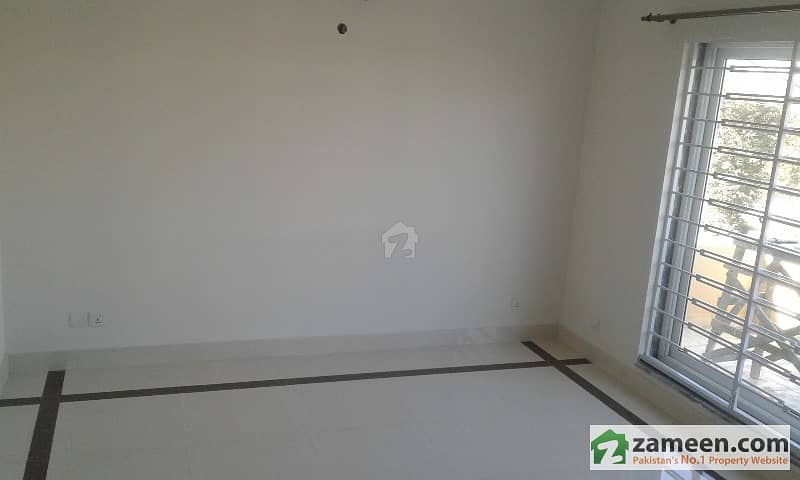 2 Bedrooms Flat For Rent  Best For Commercial Office Use