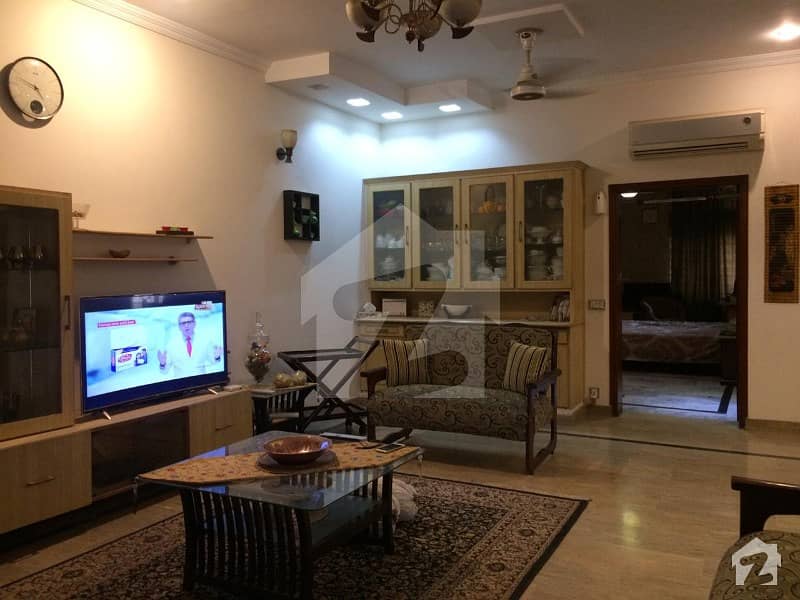 آرکیٹیکٹس انجنیئرز ہاؤسنگ سوسائٹی لاہور میں 5 کمروں کا 13 مرلہ مکان 1.85 کروڑ میں برائے فروخت۔