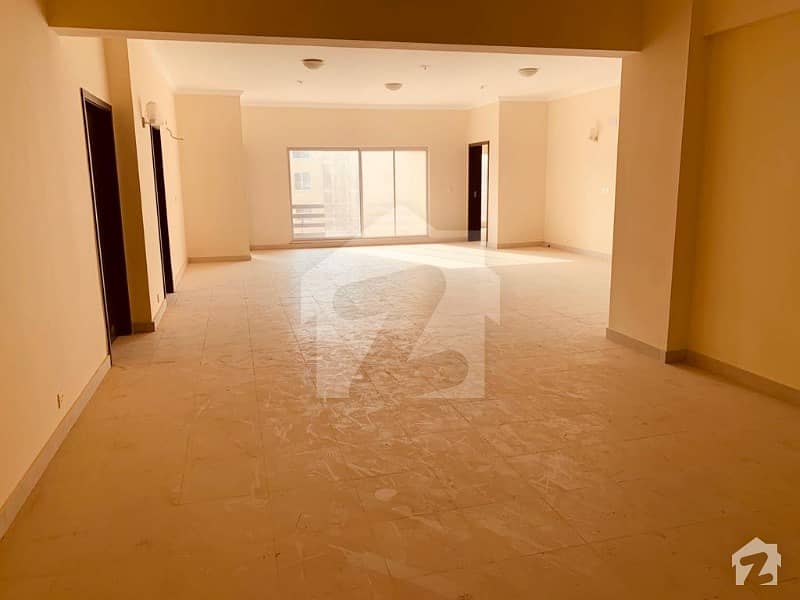 4 Bed Apartment Available For Sale in Bahria Town Karachi