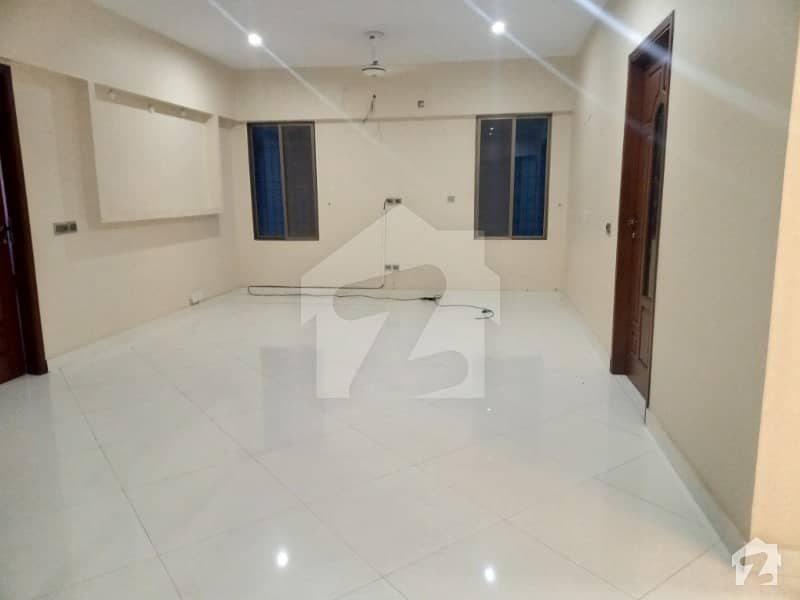 3 Bed Apartment For Available Rent
