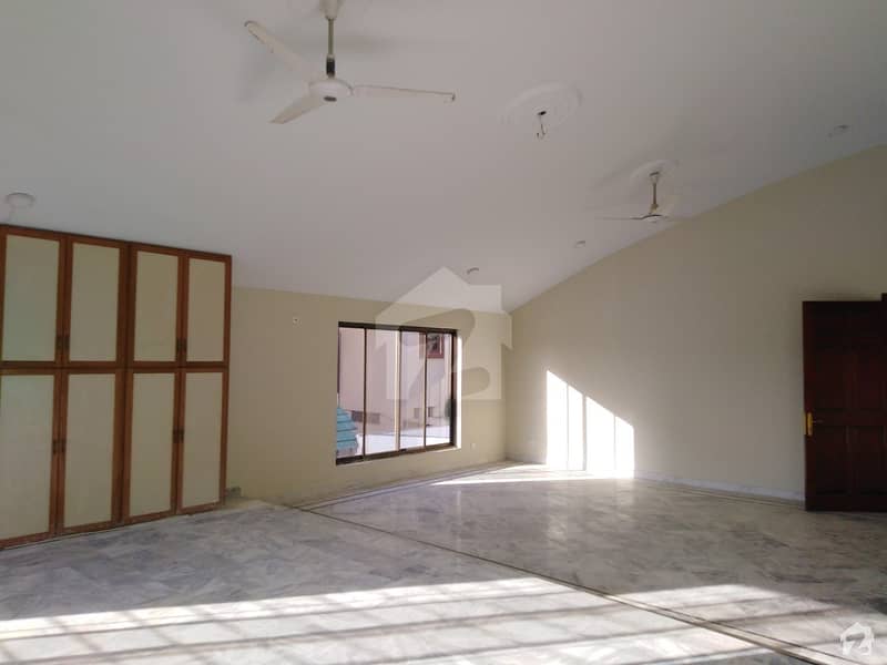 ڈی ایچ اے فیز 3 ڈی ایچ اے کراچی میں 7 کمروں کا 1.33 کنال مکان 14 کروڑ میں برائے فروخت۔