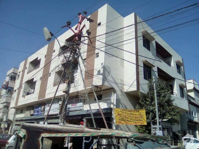 نارتھ ناظم آباد کراچی میں 4 کمروں کا 10 مرلہ بالائی پورشن 1.35 کروڑ میں برائے فروخت۔