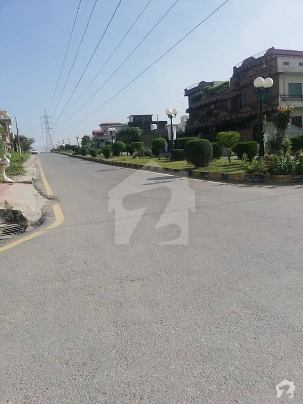 30x60 Near Al Razi Hospital Plot For Sale