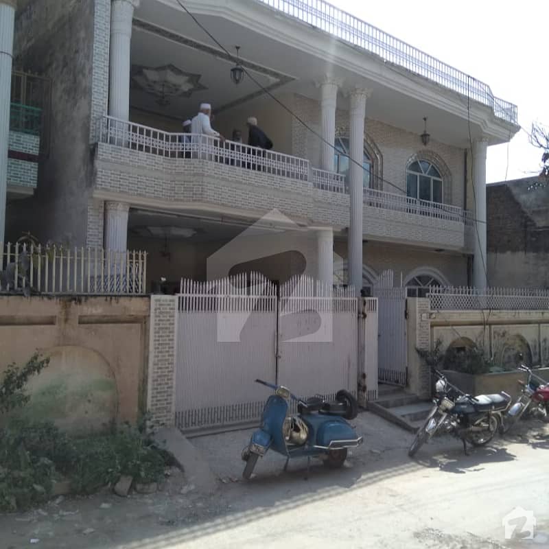 گلریز ہاؤسنگ سکیم راولپنڈی میں 7 کمروں کا 12 مرلہ مکان 80 ہزار میں کرایہ پر دستیاب ہے۔
