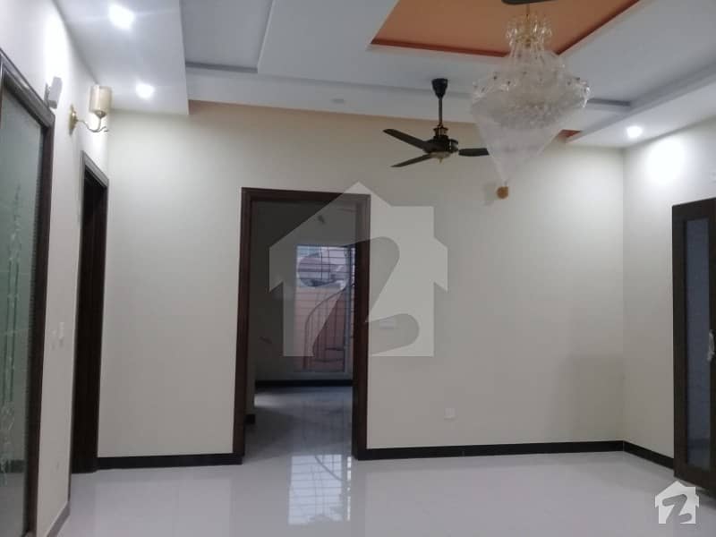 Excellent Location Full House is available For Rent Near Commercial Near Main Rood Near Park Near By Hospitals