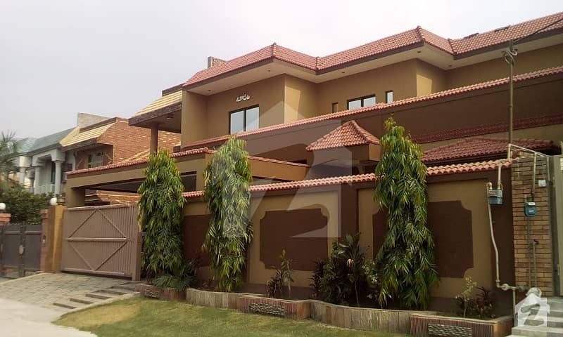 ماڈل ٹاؤن لِنک روڈ ماڈل ٹاؤن لاہور میں 6 کمروں کا 1 کنال مکان 4.5 کروڑ میں برائے فروخت۔