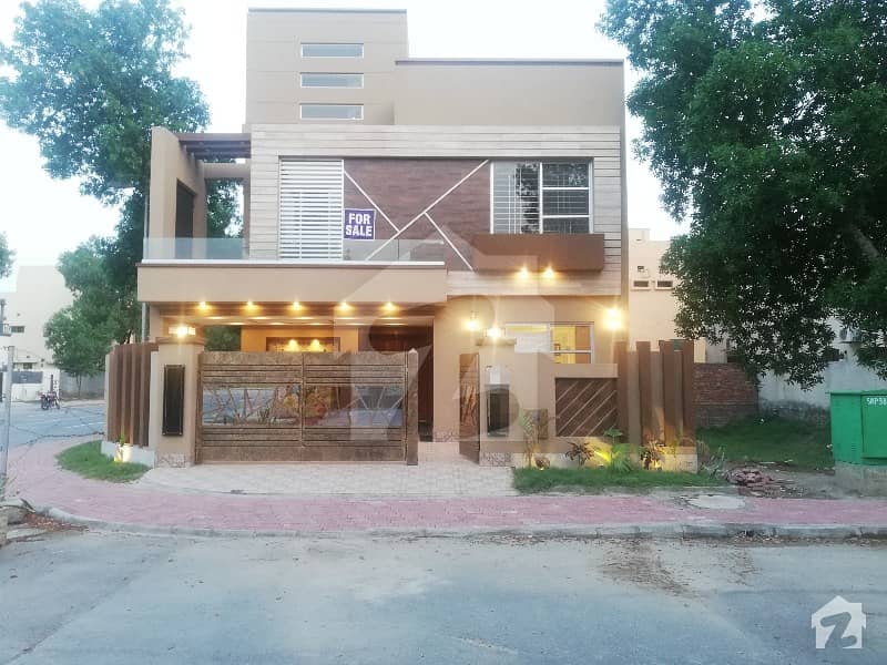 10 Marla House For Rent in Iris Block Sector C Bahria Town Lahore