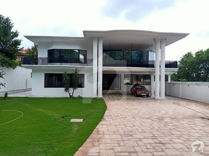 F6 Beautiful Luxury Double Storey House For Rent With Lavish Green Garden
