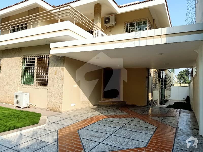 F-6  Beautiful Triple Storey House For Rent With Green Lawn Double Gate