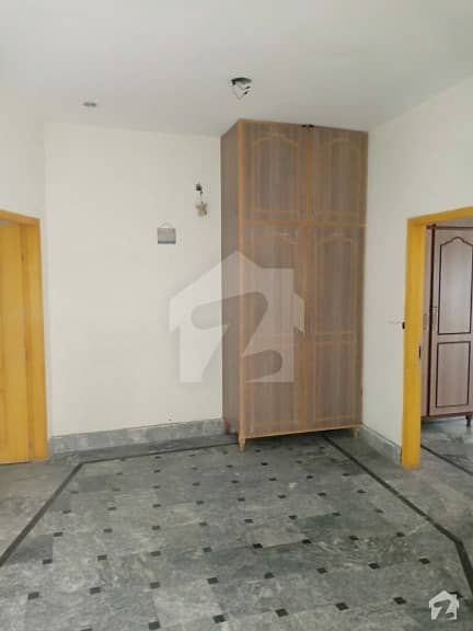 2 Bed's Tv Kitchen Fully Marble Small Family Need