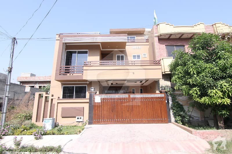 جناح گارڈنز ایف ای سی ایچ ایس اسلام آباد میں 5 کمروں کا 7 مرلہ مکان 1.5 کروڑ میں برائے فروخت۔