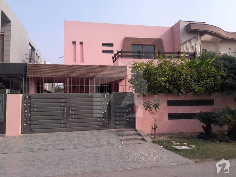 10 Marla Facing Park House For Rent In DHA Phase 4 Block DD