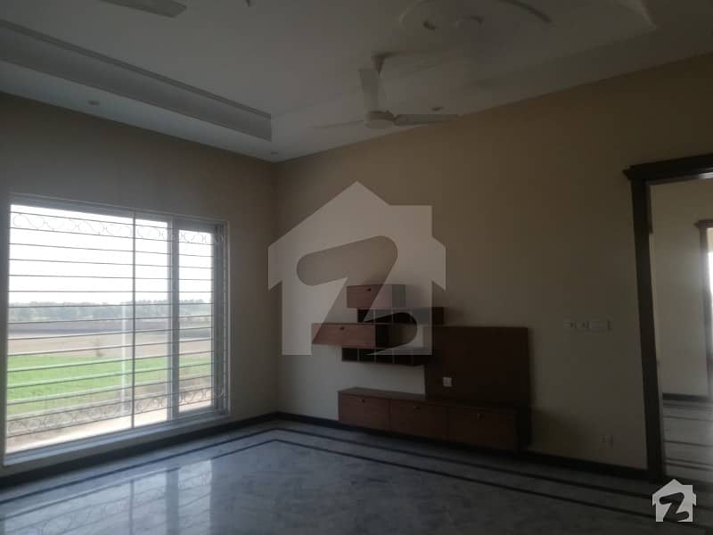 2 Kanal Hot Location house on best Price in M  3 Lake City