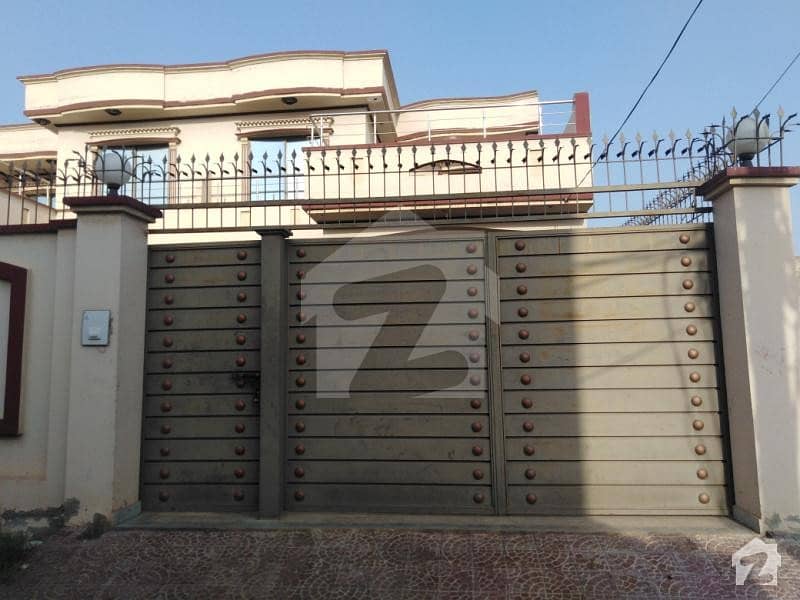 زکریا ٹاؤن ملتان میں 4 کمروں کا 10 مرلہ مکان 1.05 کروڑ میں برائے فروخت۔