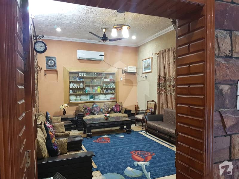 لطیف آباد پشاور میں 8 کمروں کا 10 مرلہ مکان 1.7 کروڑ میں برائے فروخت۔