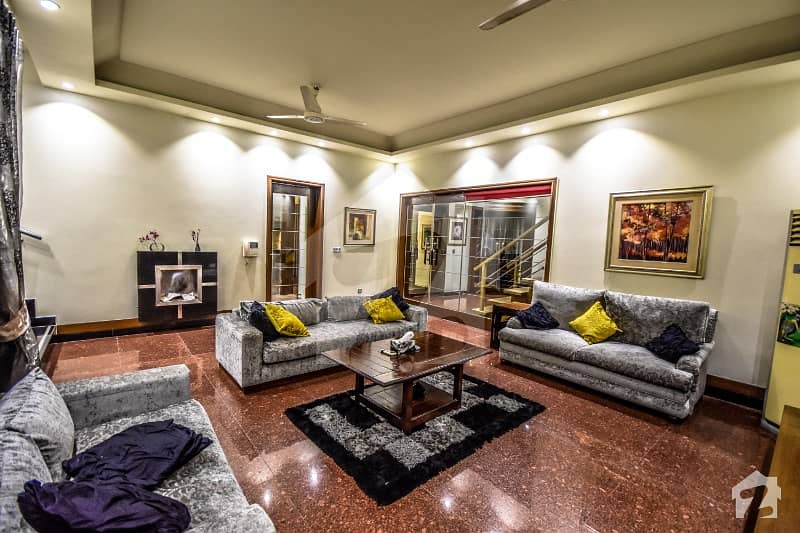 ڈی ایچ اے فیز 5 ڈیفنس (ڈی ایچ اے) لاہور میں 5 کمروں کا 1 کنال مکان 4.15 کروڑ میں برائے فروخت۔