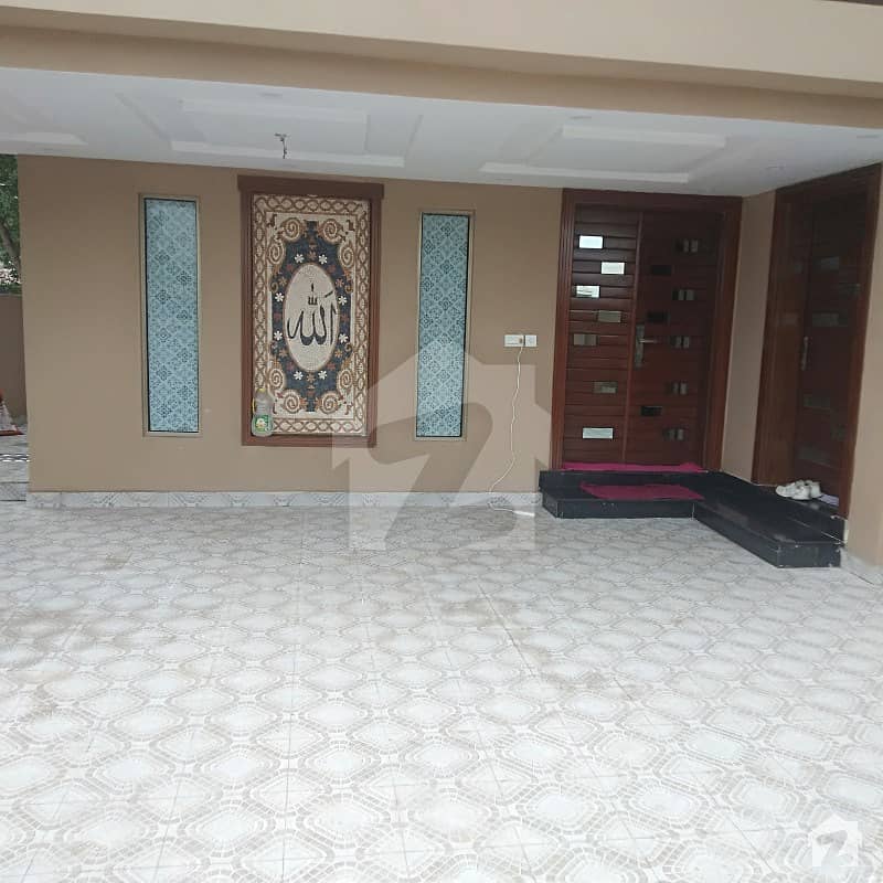 بحریہ ٹاؤن تکبیر بلاک بحریہ ٹاؤن سیکٹر B بحریہ ٹاؤن لاہور میں 5 کمروں کا 10 مرلہ مکان 2.35 کروڑ میں برائے فروخت۔