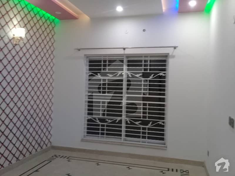 Very Good   Location Excellent  Hot Location Upper Portion For Rent Near Commercial  Near Main Rood  Near Park