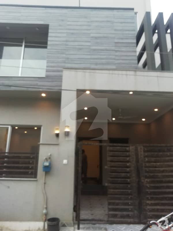 Brand New Luxury Ideal 10 Marla Lower Portion for Rent in Available and Gas and Electricity and Park and Lgs school Other facilities And play Ground in Available near Ring rode Near phase 5dha