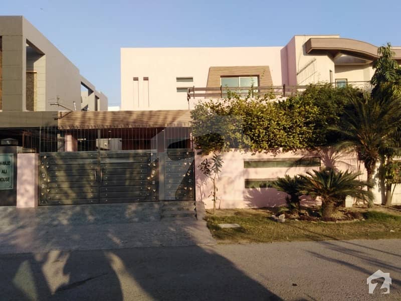 10 Marla House For Rent In Dd Block Of DHA Phase 4 Lahore
