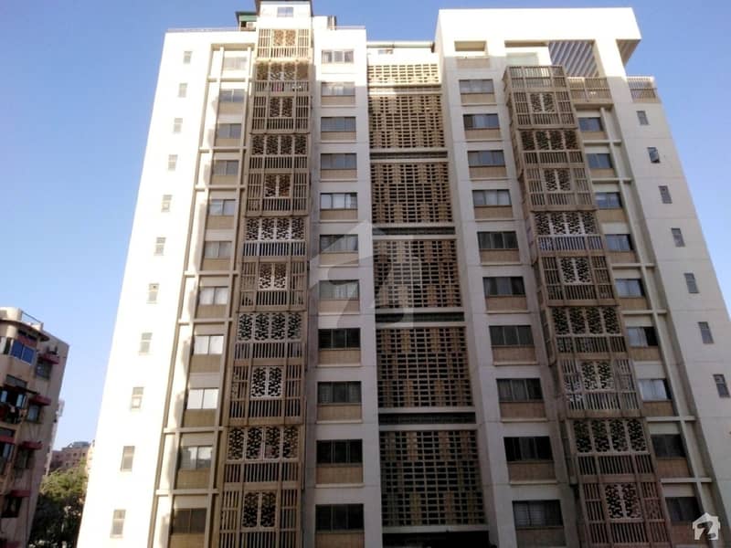 فریرے ٹاؤن کراچی میں 4 کمروں کا 11 مرلہ فلیٹ 4.75 کروڑ میں برائے فروخت۔