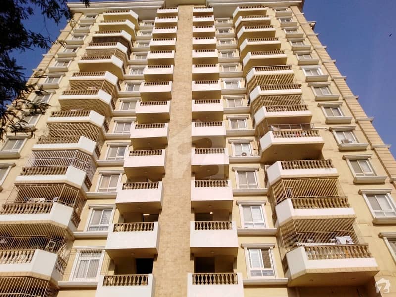 سوِل لائنز کراچی میں 4 کمروں کا 11 مرلہ فلیٹ 6 کروڑ میں برائے فروخت۔