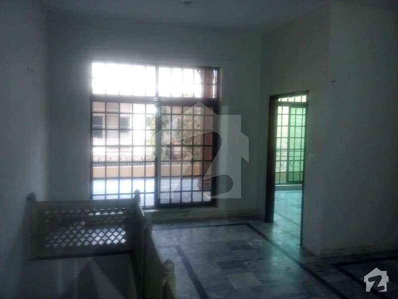 5 marla Beautiful house in Johar Town BLOCK L Near EMPORIUM MALL