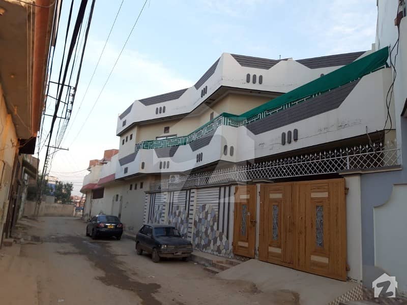 خیابان سرور ڈیرہ غازی خان میں 7 کمروں کا 5 مرلہ مکان 1 کروڑ میں برائے فروخت۔