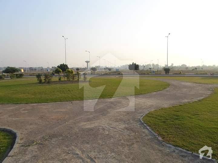 18 Marla plot available for sale in block D bankers avenue