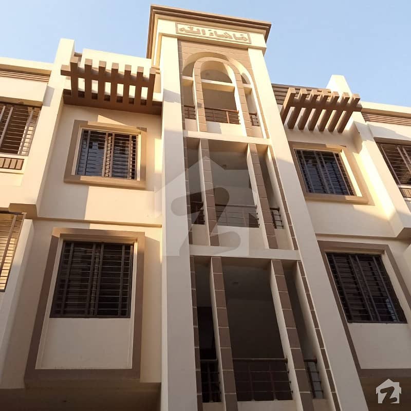 گلستانِِ جوہر ۔ بلاک 7 گلستانِ جوہر کراچی میں 4 کمروں کا 5 مرلہ مکان 1.08 کروڑ میں برائے فروخت۔