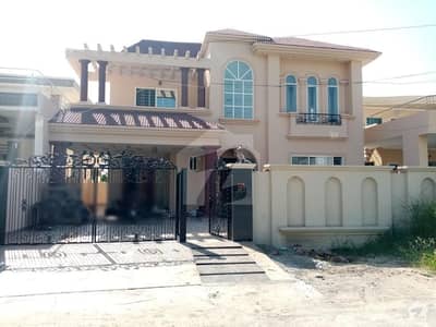 ڈی سی کالونی ۔ جہلم بلاک ڈی سی کالونی گوجرانوالہ میں 5 کمروں کا 1 کنال مکان 3 کروڑ میں برائے فروخت۔ ڈی سی کالونی ۔ جہلم بلاک ڈی سی کالونی گوجرانوالہ میں 5 کمروں کا 1 کنال مکان 3 کروڑ میں برائے فروخت۔
