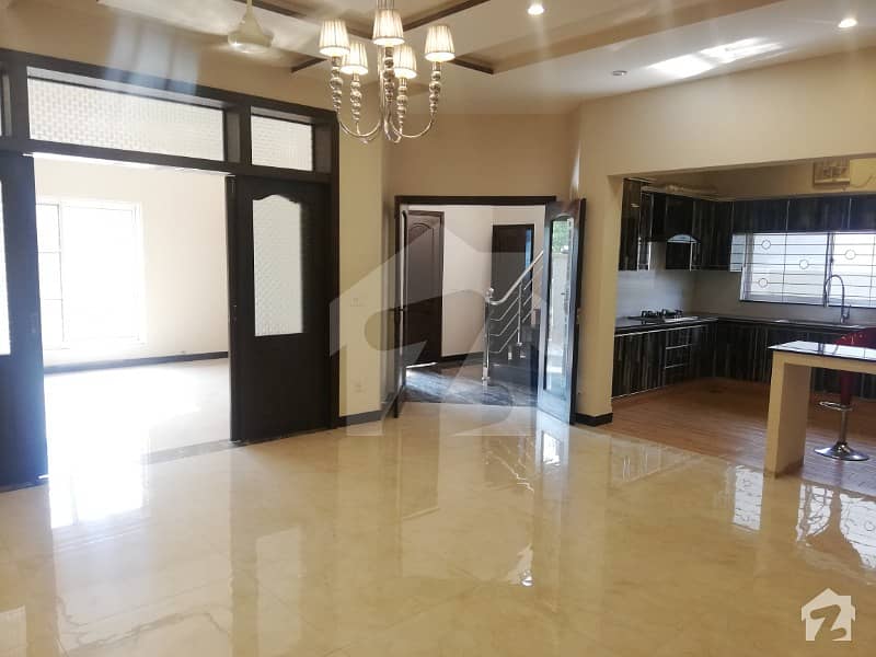 10 Marla Facing Park Double story house for Rent in Jasmine Block Bahria Town Lahore