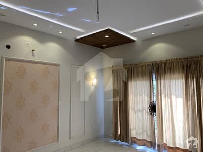 FACING PARK LUXURY DESIGNER UPPER PORTION FOR RENT FACING PARK LUXURY DESIGNER UPPER PORTION FOR RENT