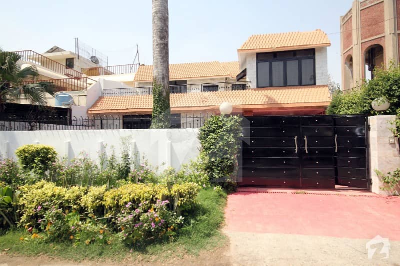 Kanal Well Maintained Bungalow Near Mm Alam Road Gulberg Lahore