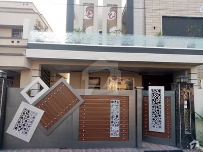 ڈی سی کالونی ۔ جہلم بلاک ڈی سی کالونی گوجرانوالہ میں 5 کمروں کا 1 کنال مکان 3.5 کروڑ میں برائے فروخت۔ ڈی سی کالونی ۔ جہلم بلاک ڈی سی کالونی گوجرانوالہ میں 5 کمروں کا 1 کنال مکان 3.5 کروڑ میں برائے فروخت۔