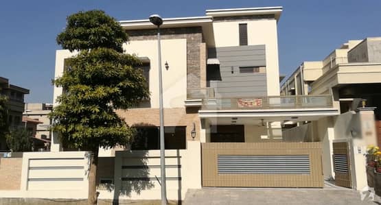 5 Bedroom Luxurious 1.1 Kanal Corner House For Sale 5 Bedroom Luxurious 1.1 Kanal Corner House For Sale