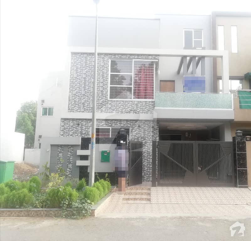5 Marla House For Rent in Bb Block Sector D Bahria Town Lahore
