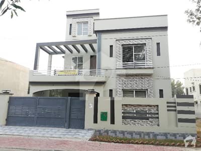 10 Marla House For Rent In Iris Block Sector C Bahria Town Lahore