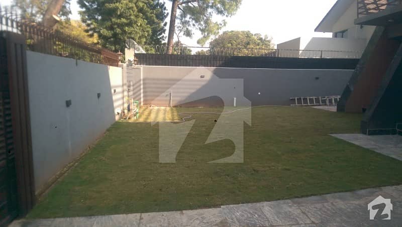 7 Bed Room House For Sale