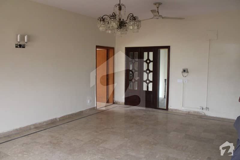 1 Kanal Beautiful Upper Portion Available for Rent in Phase 4 DHA Defence