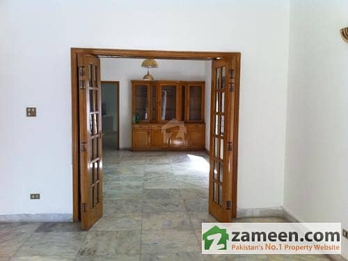 Very Good House For Rent Office/Residential